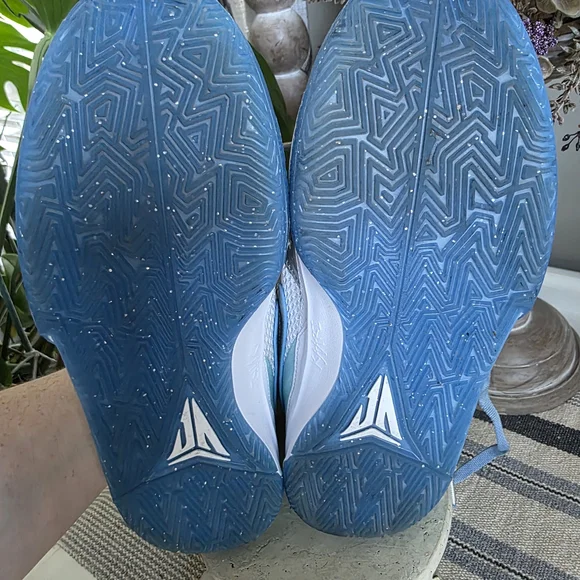 Nike Ja Se 1 Kids Blue and Silver Sneakers Size 6.5 - Picture 8 of 10